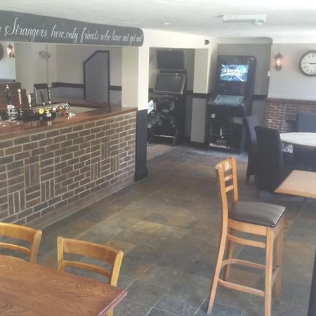 The Rowbarge Hotel Woking Eksteriør billede