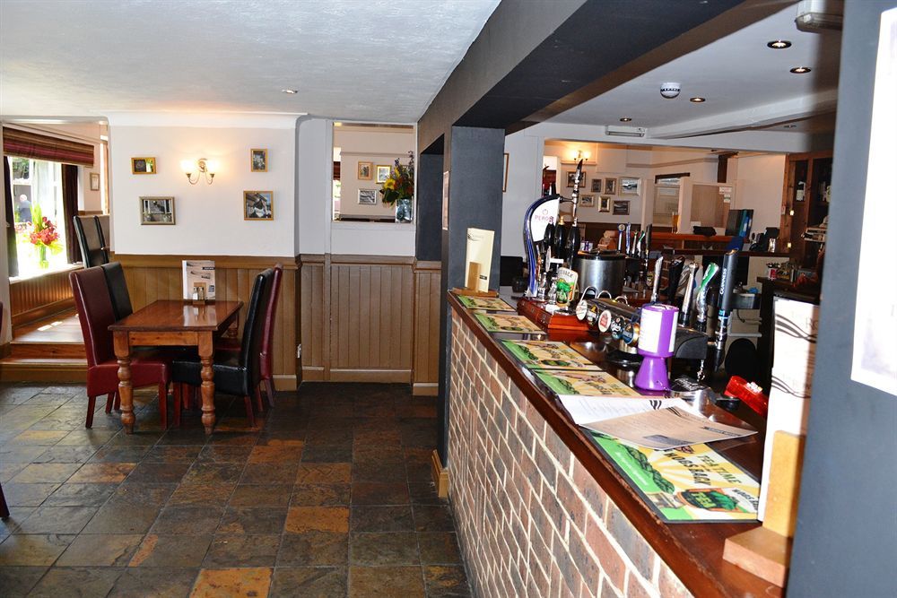 The Rowbarge Hotel Woking Eksteriør billede